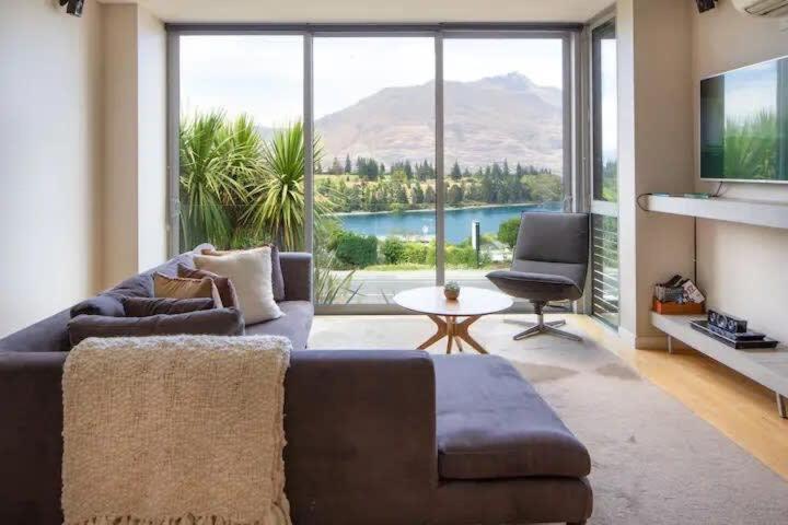 Stunning Lakeview 1 Bedroom Apartment Queenstown Extérieur photo